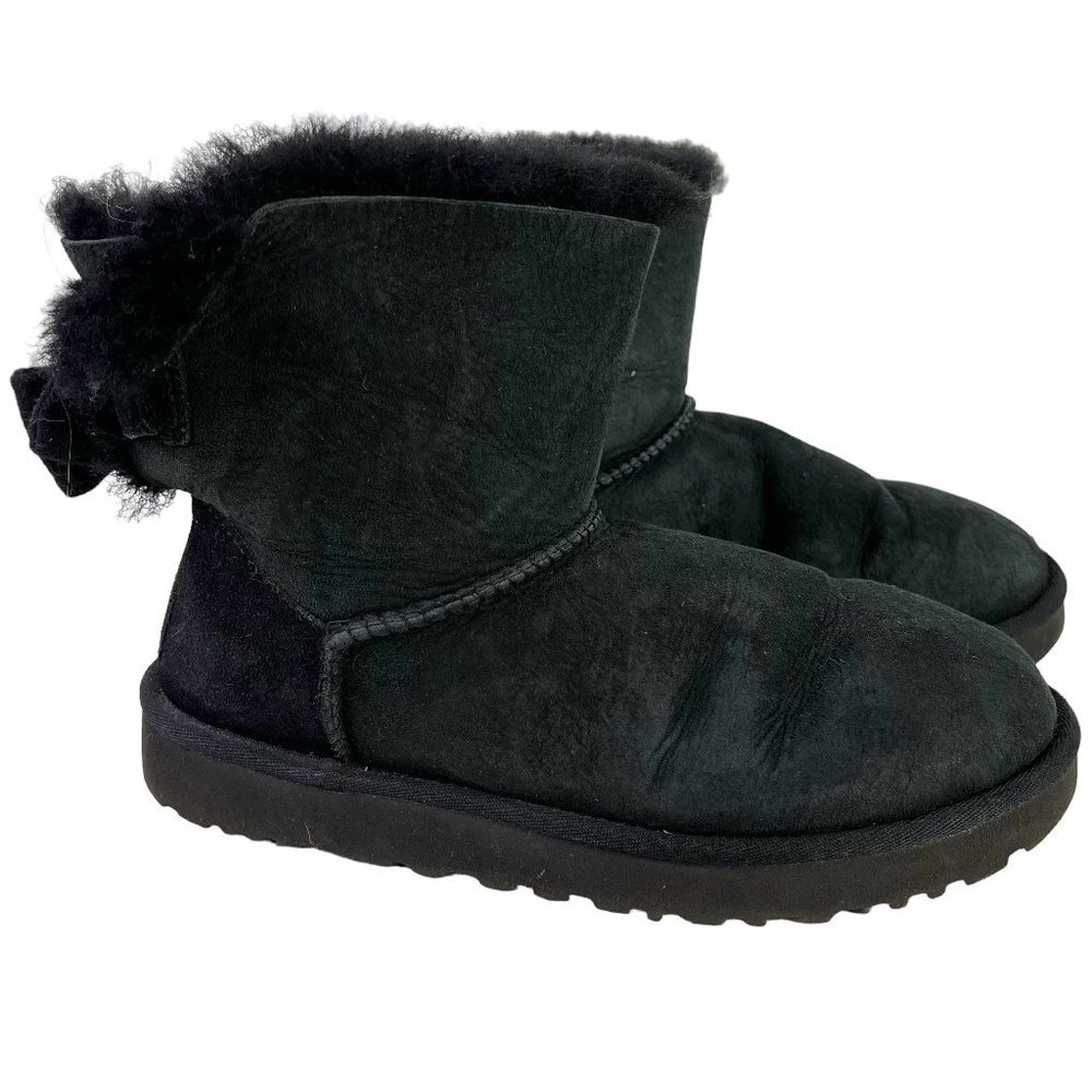 Ugg Australia Women's Mini Brigette Bailey Bow Black Sheepskin Suede Boots sz 7